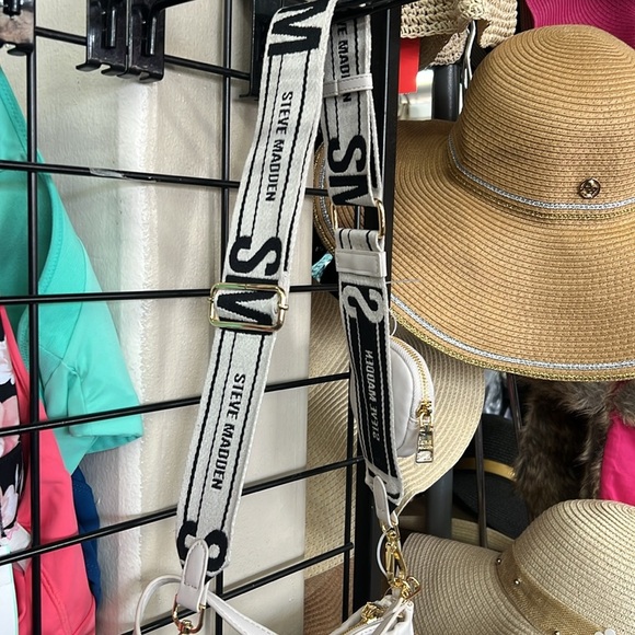 Steve Madden Womens Bcarmela Convertible Crossbody Bag - Picture 6 of 6